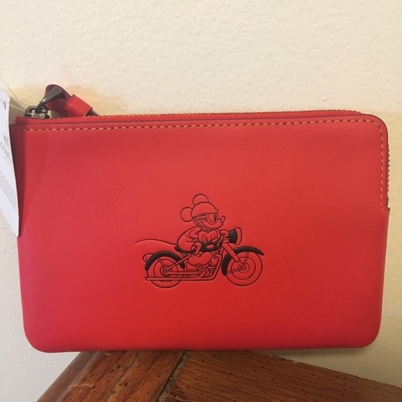 Coach Handbags - 1 HR SALE❗️NWT Coach limited edition wristlet!!